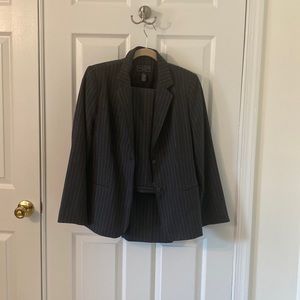 Laura Scott Petite Pant Suite